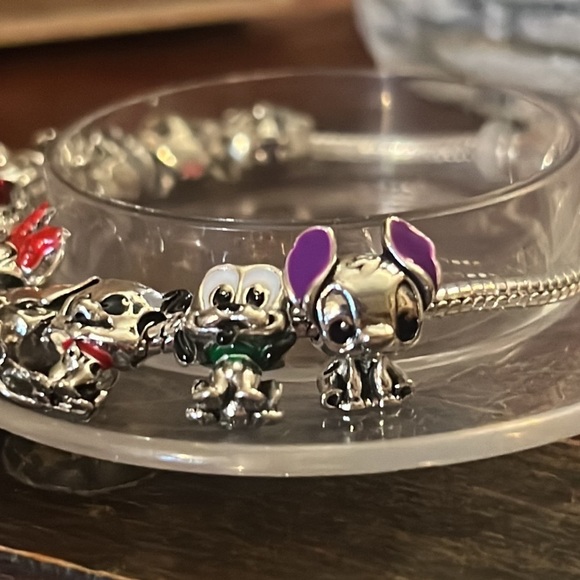 Mickey and Friends Charm bracelet - Picture 9 of 11